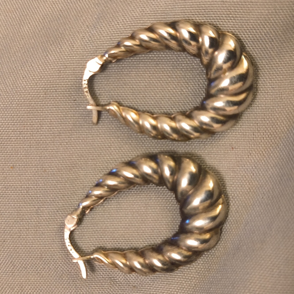 Vintage sterling silver earrings. Puffy shrimp hoop style. STEFANI ARGENTO